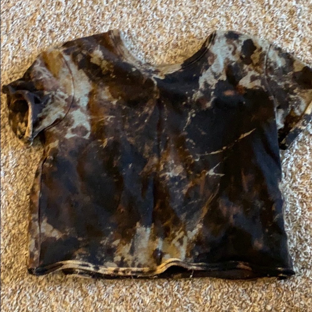 Bleach tye die crop